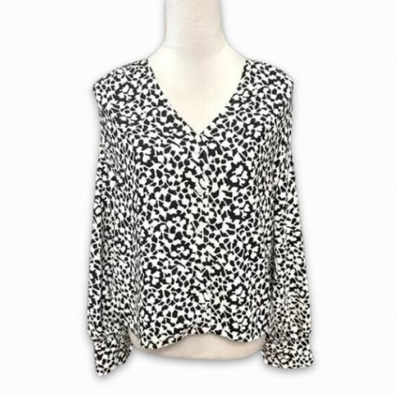 Nordstrom Button Down Long Sleeve Blouse V Neckline Black White Women's S NWOT - Picture 1 of 8